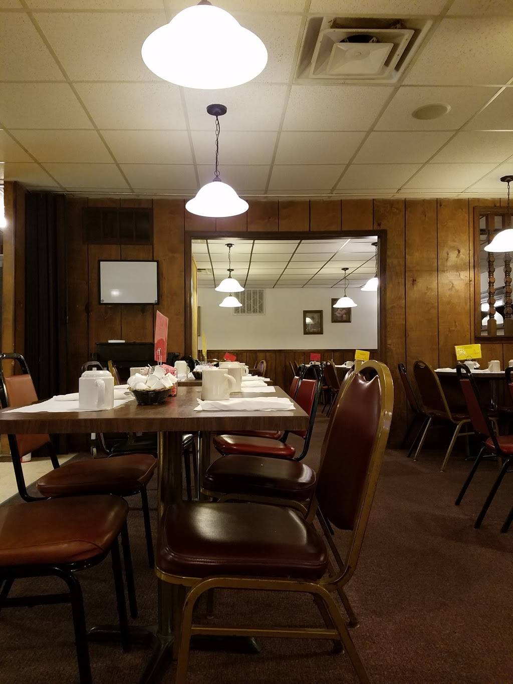 Old Cedar Inn | restaurant | 107 W, MO-7, Garden City, MO 64747, USA | 8168628345 OR +1 816-862-8345