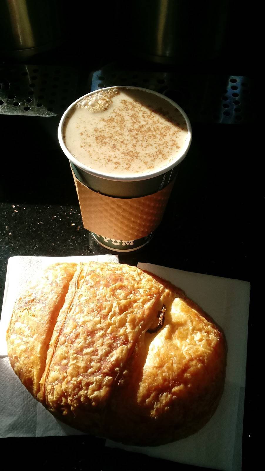 Yum Yum Donuts | cafe | 6804 De Soto Ave, Canoga Park, CA 91303, USA | 8189610264 OR +1 818-961-0264