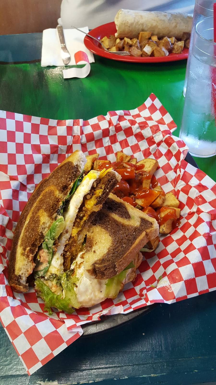 Good Truckin Diner | restaurant | 1107 S Washington Ave, Lansing, MI 48910, USA | 5172537961 OR +1 517-253-7961