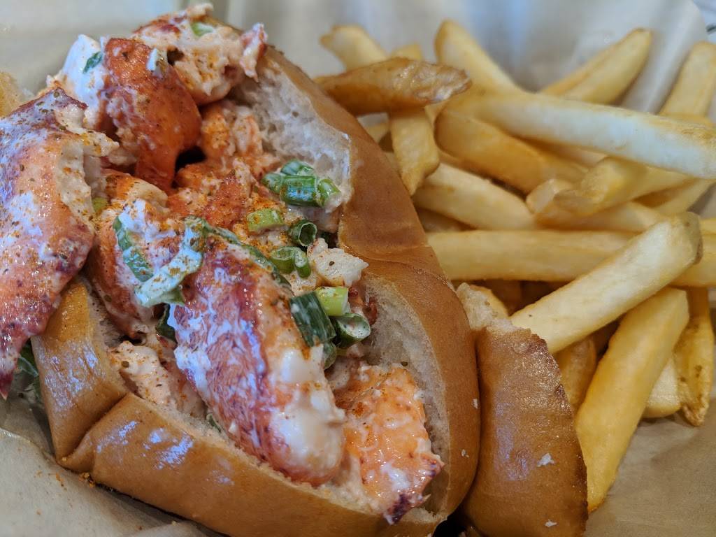 R&R Seafood Bar | restaurant | BWI International Airport, 7160 Aviation Blvd, Baltimore, MD 21240, USA | 4438833752 OR +1 443-883-3752