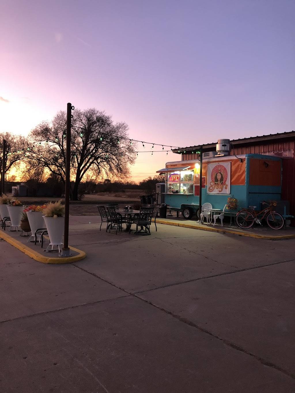 Yolys Tacos y Más Inc | restaurant | 1024 W Madison Ave, Arkansas City, KS 67005, USA | 6205067985 OR +1 620-506-7985