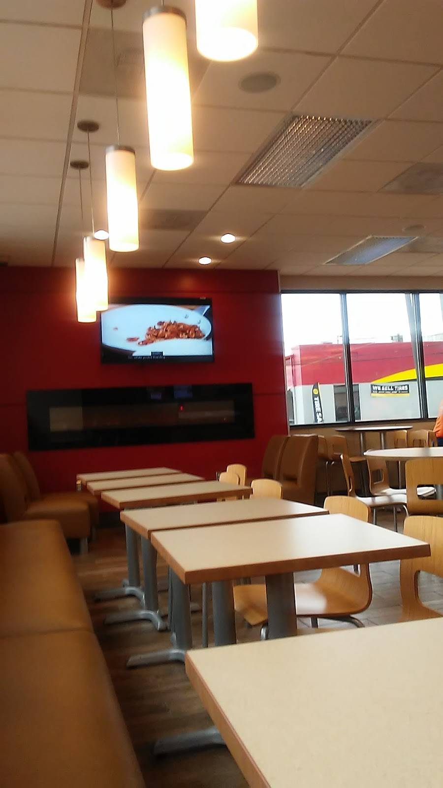 Wendys | restaurant | 901 Cottman Ave, Philadelphia, PA 19111, USA | 2153424636 OR +1 215-342-4636