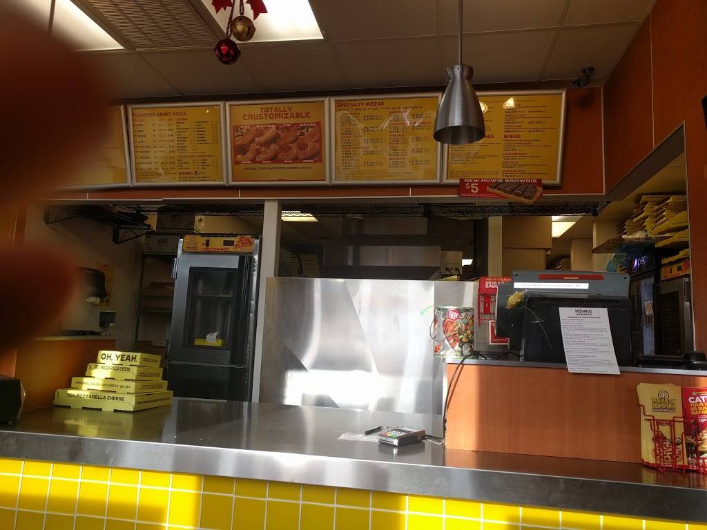 Hungry Howies Pizza | meal delivery | 35103 Grand River Ave, Farmington, MI 48335, USA | 2484741111 OR +1 248-474-1111