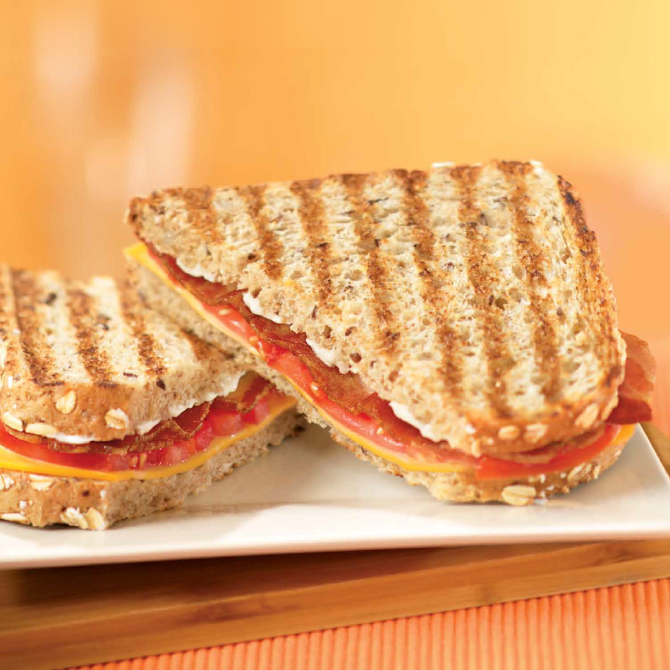 Tim Hortons | restaurant | 1111 Champlain St, Ogdensburg, NY 13669, USA | 3153938302 OR +1 315-393-8302