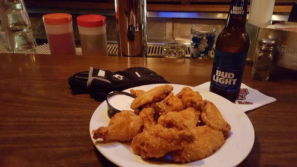 Rush Inn | restaurant | 17800 Detroit Ave, Cleveland, OH 44107, USA | 2162213224 OR +1 216-221-3224