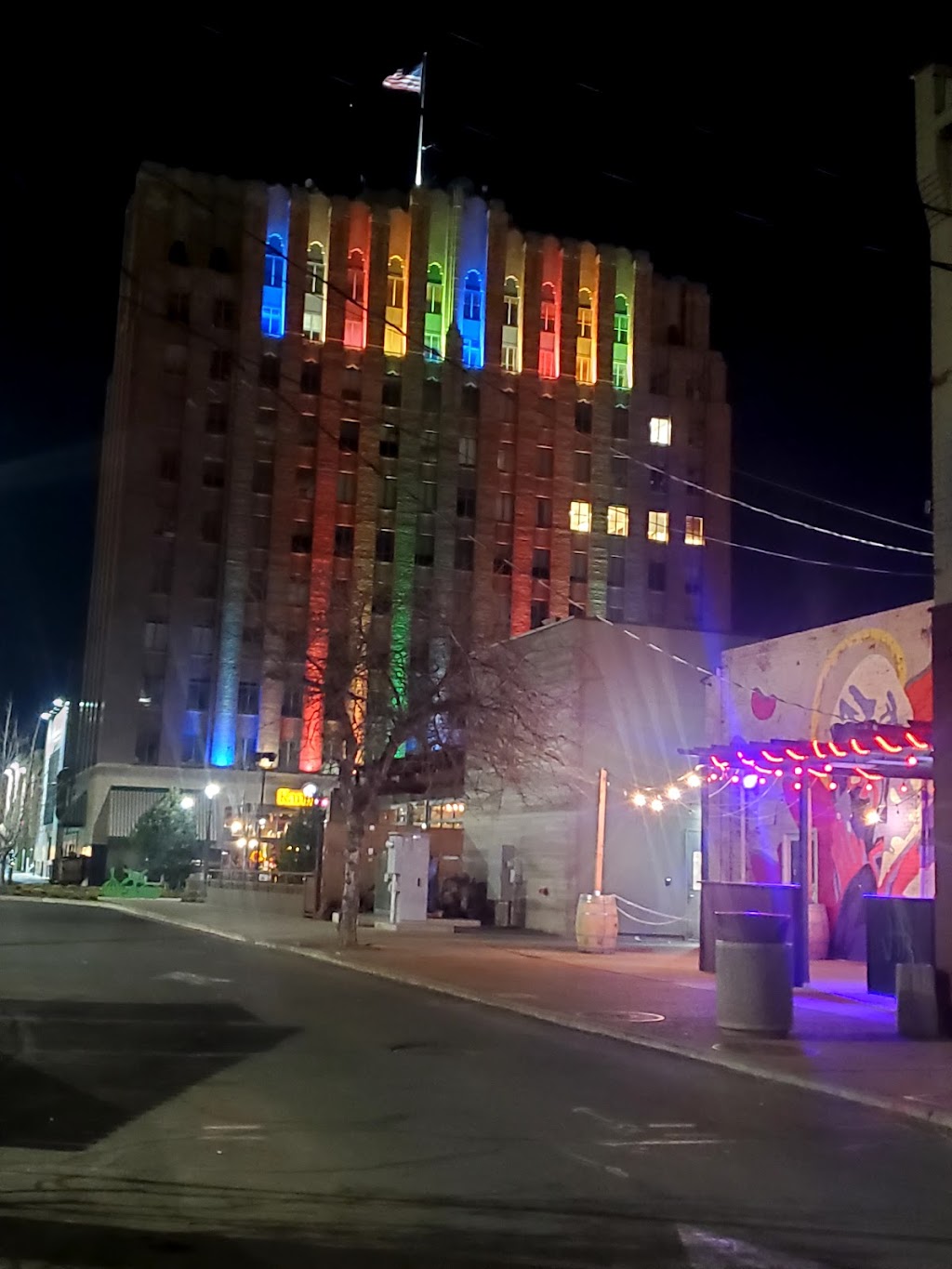 Cowiche Canyon Kitchen & Ice House Bar | restaurant | 202 E Yakima Ave, Yakima, WA 98901, USA | 5094572007 OR +1 509-457-2007