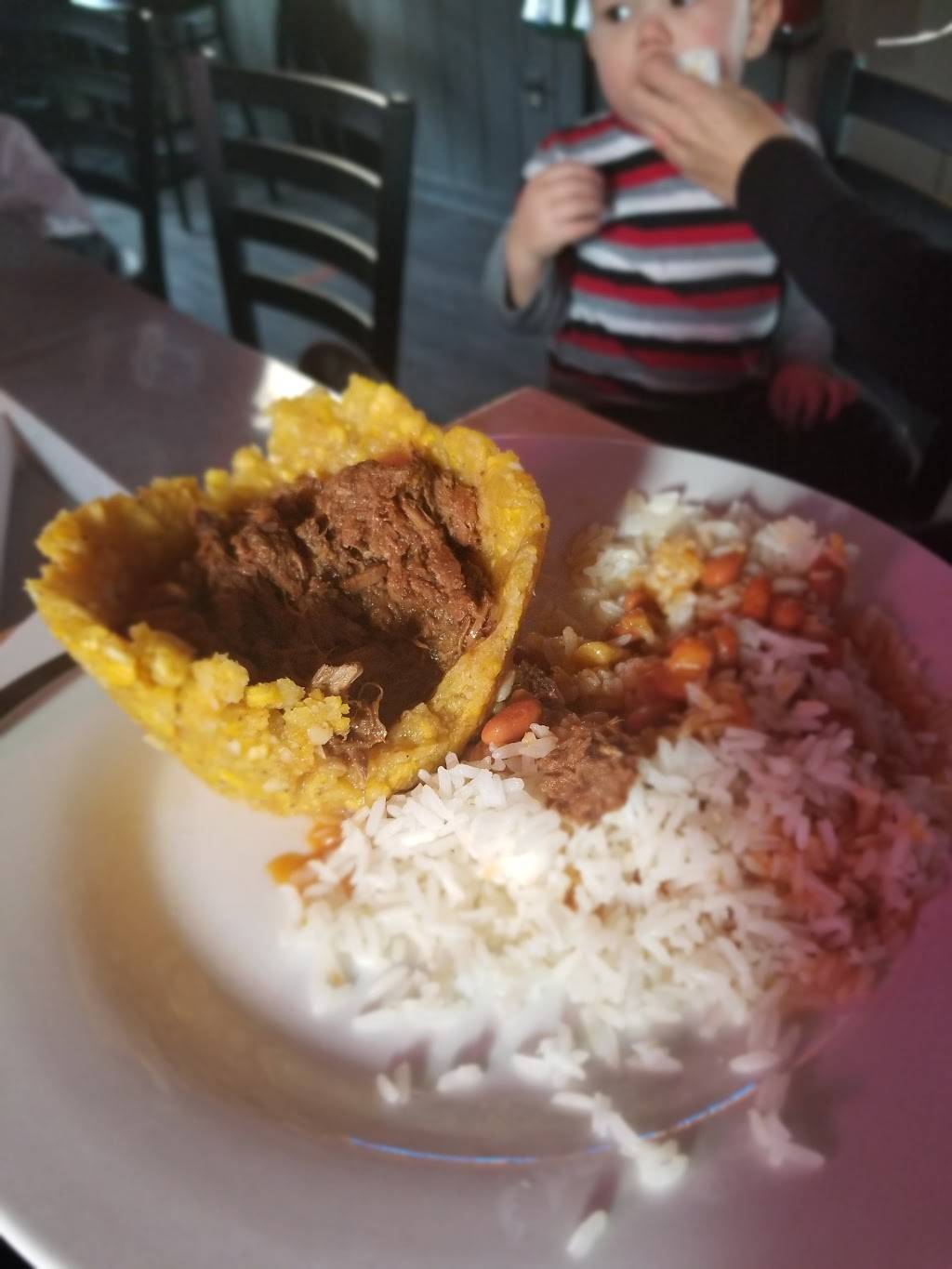 The Blue Ribbon Tavern & Eatery | restaurant | 739 W St Paul Ave, Waukesha, WI 53188, USA | 2625428100 OR +1 262-542-8100