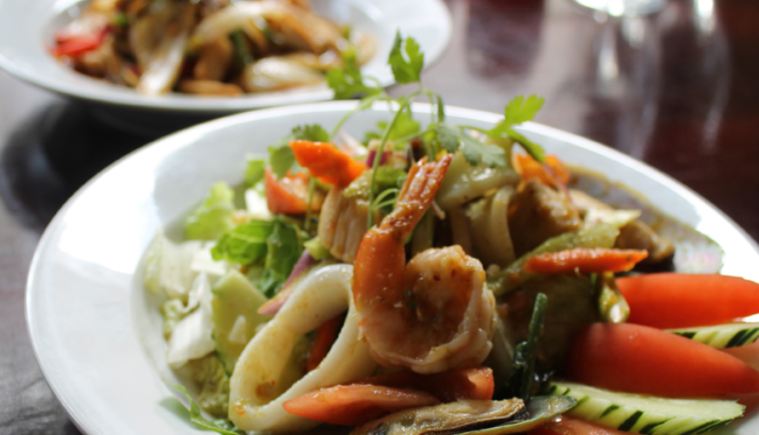 Tasty Thai & Sushi of Mount Pleasant | meal takeaway | 320 W Coleman Blvd, Mt Pleasant, SC 29464, USA | 8433883912 OR +1 843-388-3912