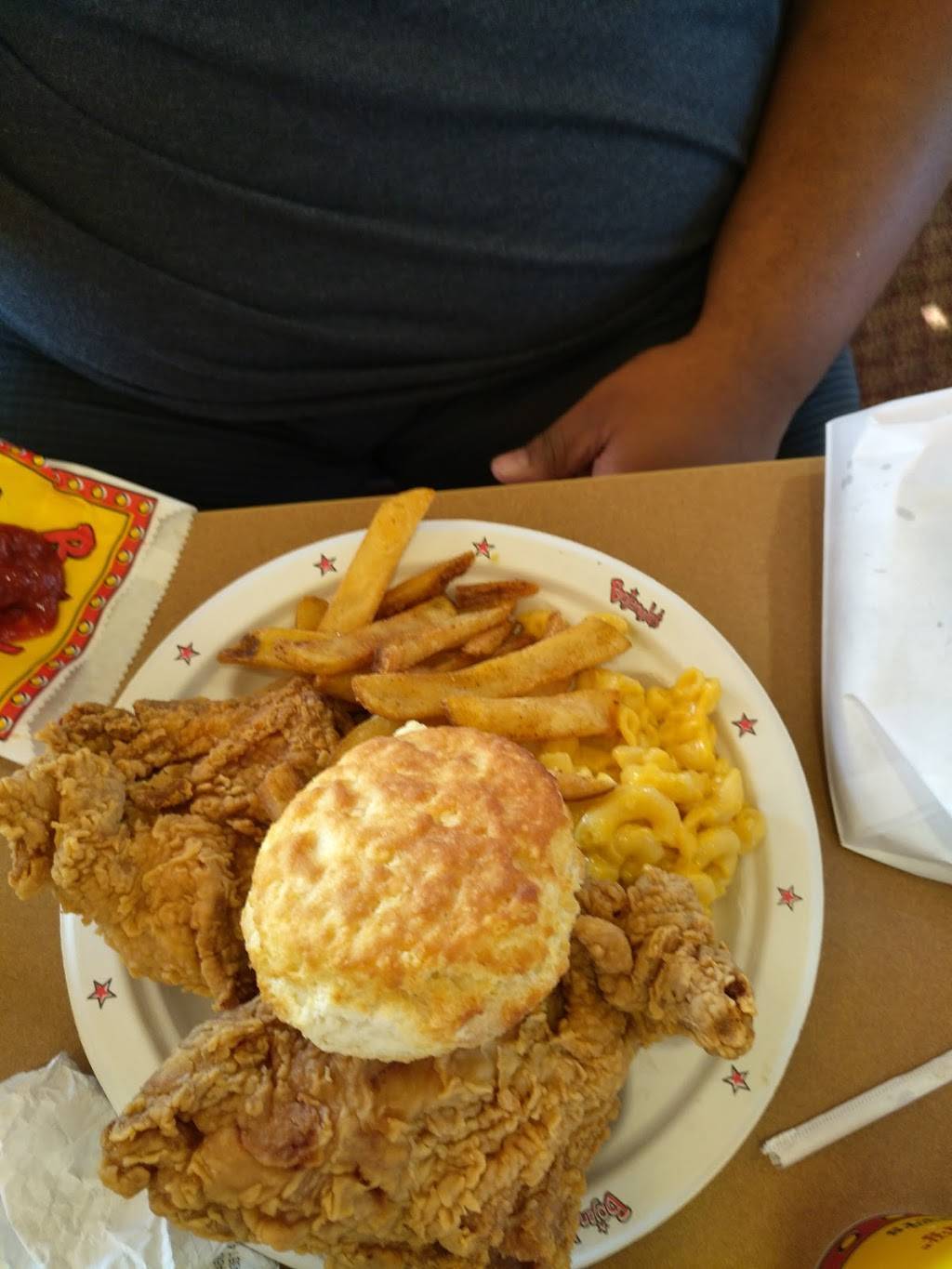 Bojangles Famous Chicken n Biscuits | restaurant | 191 Gateway Dr, Winchester, VA 22603, USA | 5404508646 OR +1 540-450-8646