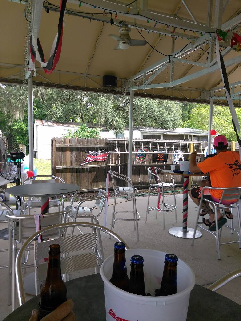 The Hitching Post Bar & Grill | restaurant | 1485 County Rd 419, Chuluota, FL 32766, USA | 4073651387 OR +1 407-365-1387