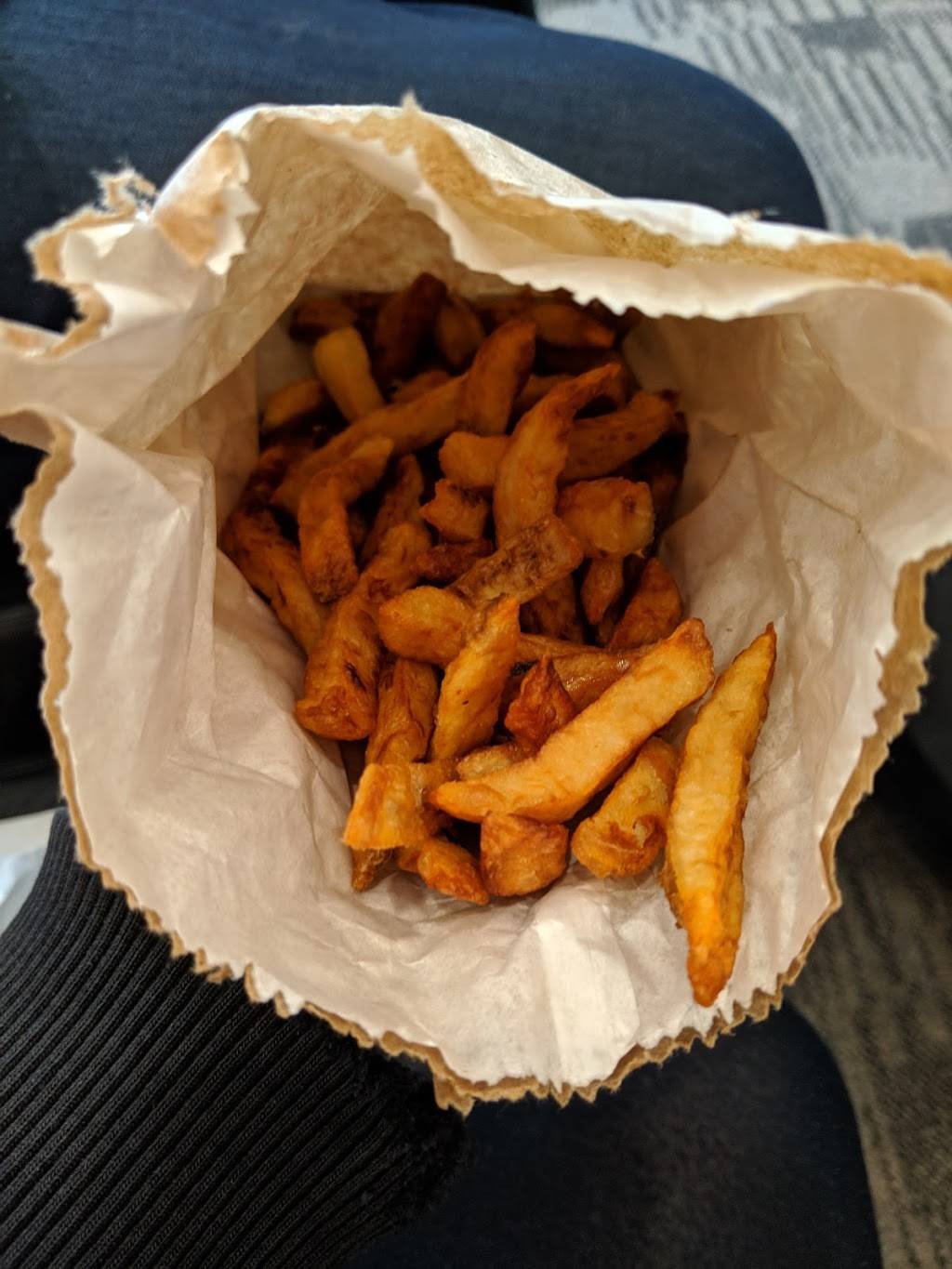 Main Deli - Smoked Meat - Steak - Poutine | restaurant | 3864 Boul St-Laurent, Montréal, QC H2W 1Y2, Canada | 5148438126 OR +1 514-843-8126