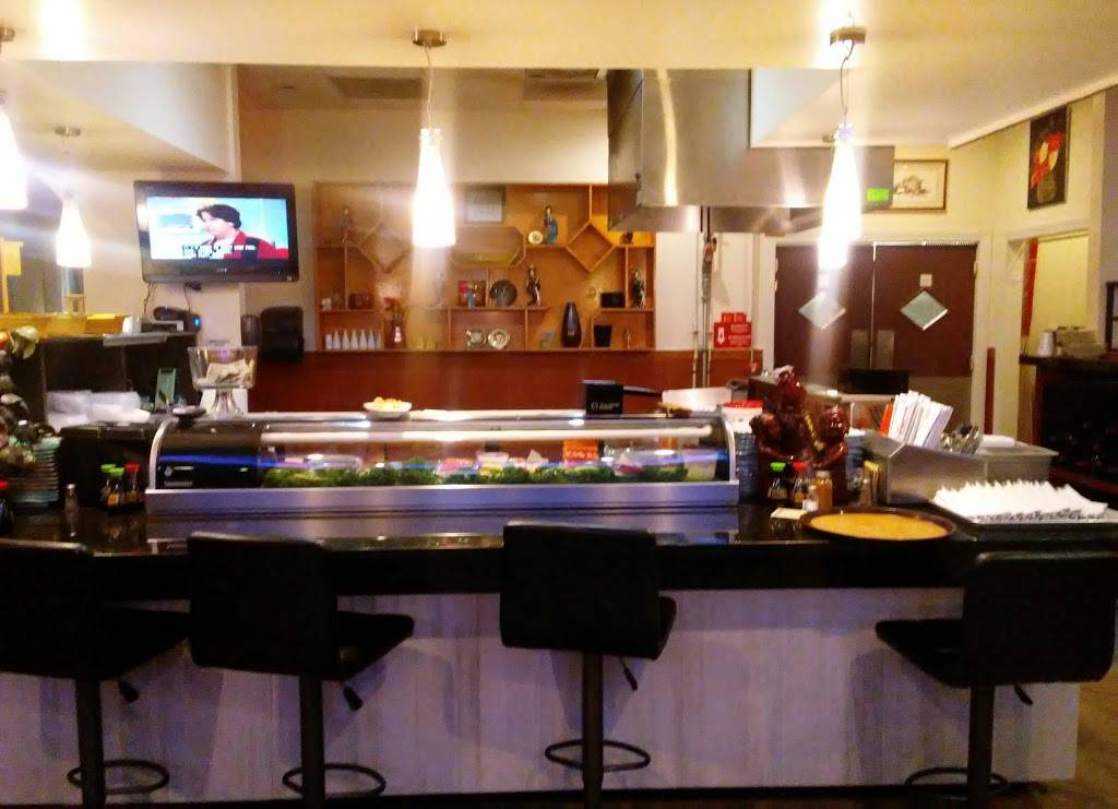 Saigon Fusion | restaurant | 16700 US-441, Mt Dora, FL 32757, USA | 3528004052 OR +1 352-800-4052