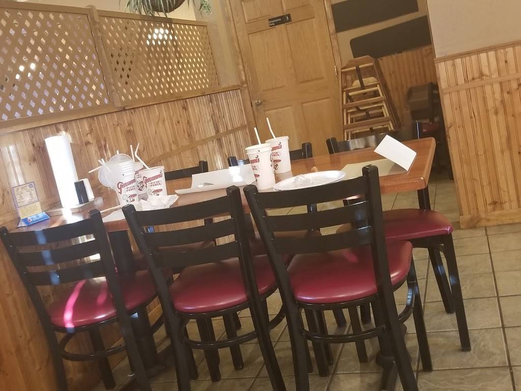 Giovannis Pizza | restaurant | 110 Bridge St, Jackson, OH 45640, USA | 7402864126 OR +1 740-286-4126