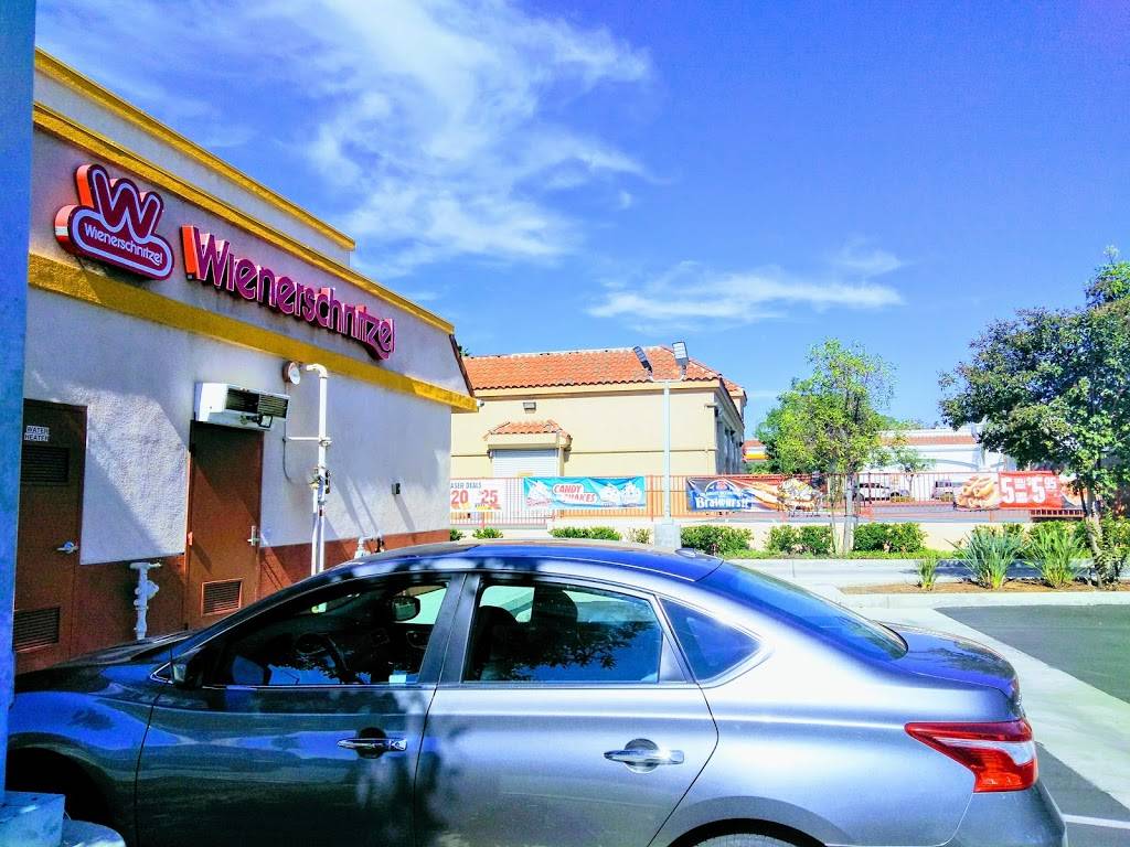 Wienerschnitzel | restaurant | 7460 Mission Grove Pkwy S, Riverside, CA 92508, USA | 9517802139 OR +1 951-780-2139