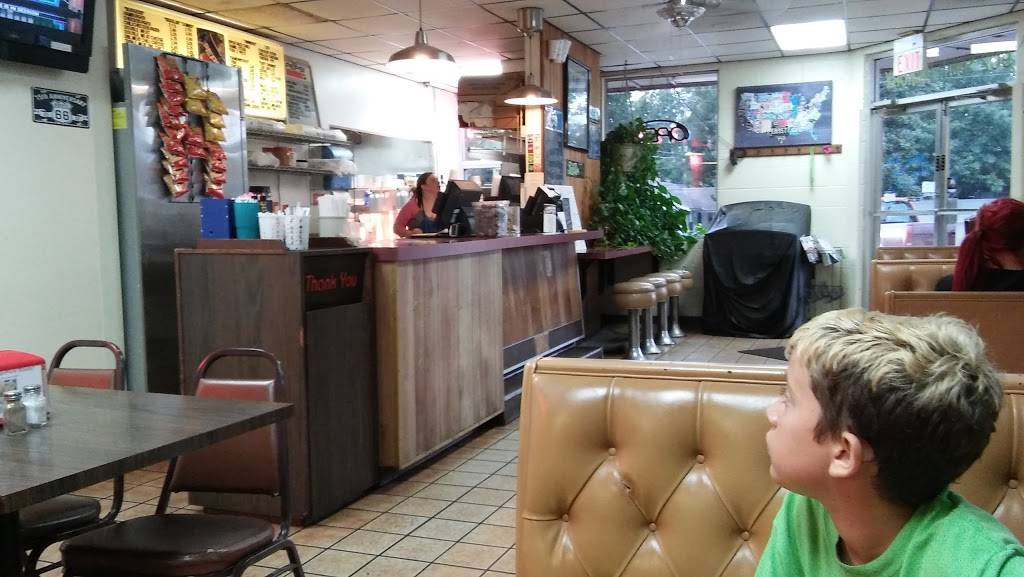 Burgers N More | restaurant | 902 S Hickory St, Sapulpa, OK 74066, USA | 9182247770 OR +1 918-224-7770