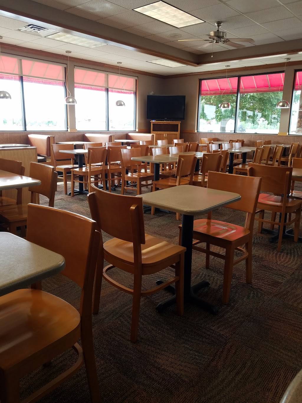 Wendys | restaurant | 2815 Woodlawn Rd, Lincoln, IL 62656, USA | 2177351011 OR +1 217-735-1011