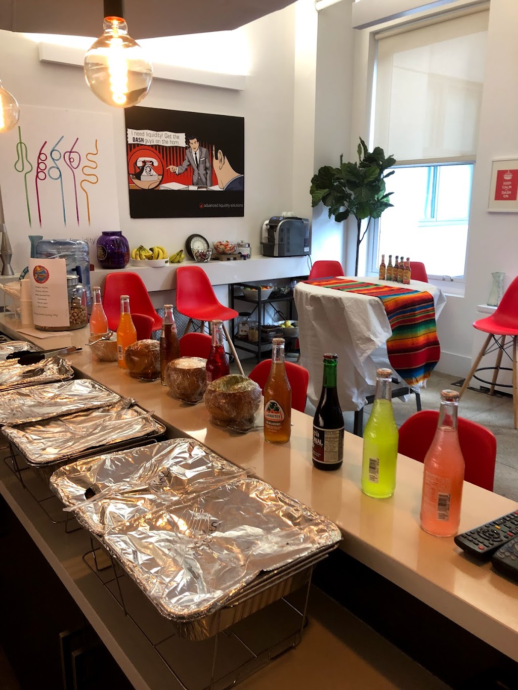 La Cueva Deli & Mexican grill | restaurant | 1182 W Farms Rd, Bronx, NY 10459, USA | 7185892409 OR +1 718-589-2409