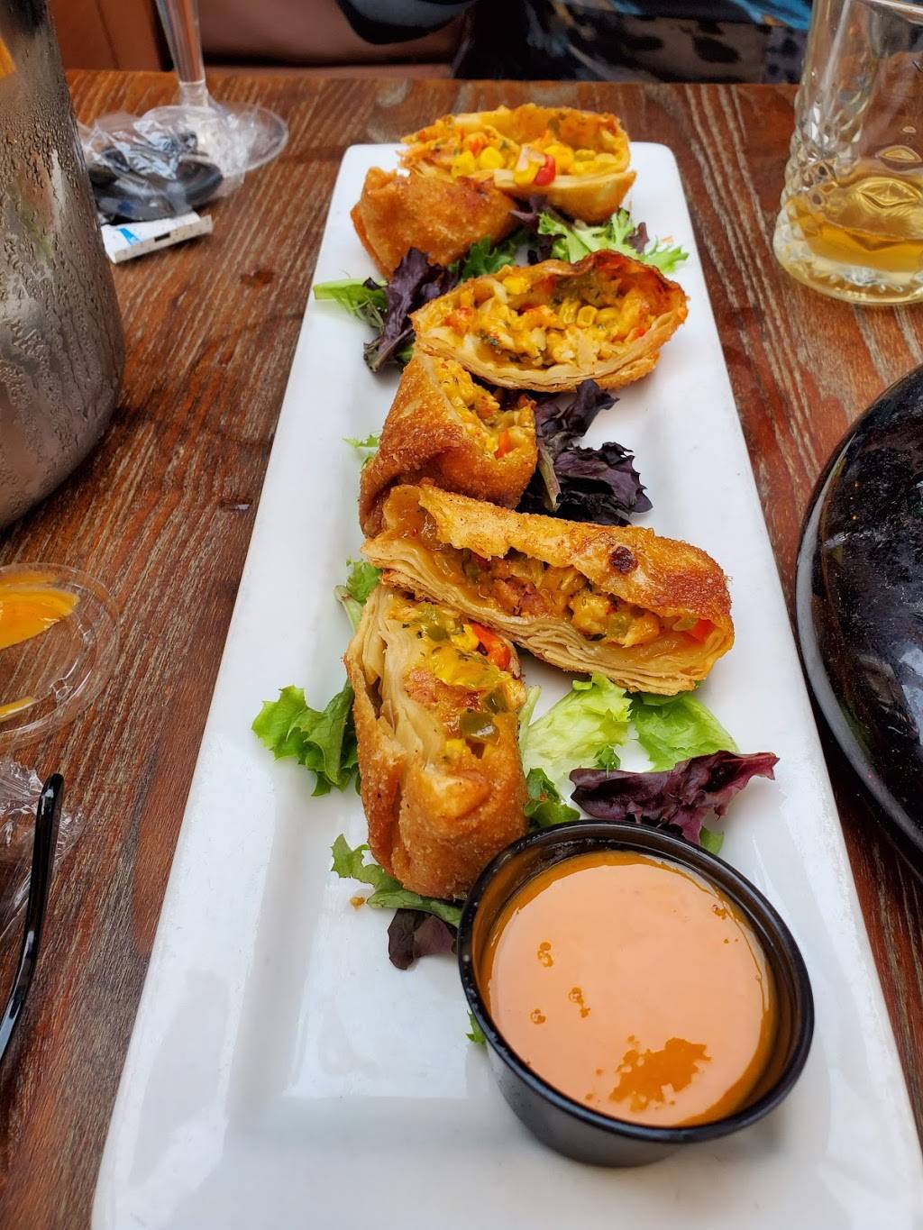 Phil & Dereks Restaurant | restaurant | 1701 Webster St, Houston, TX 77003, USA | 2815013261 OR +1 281-501-3261