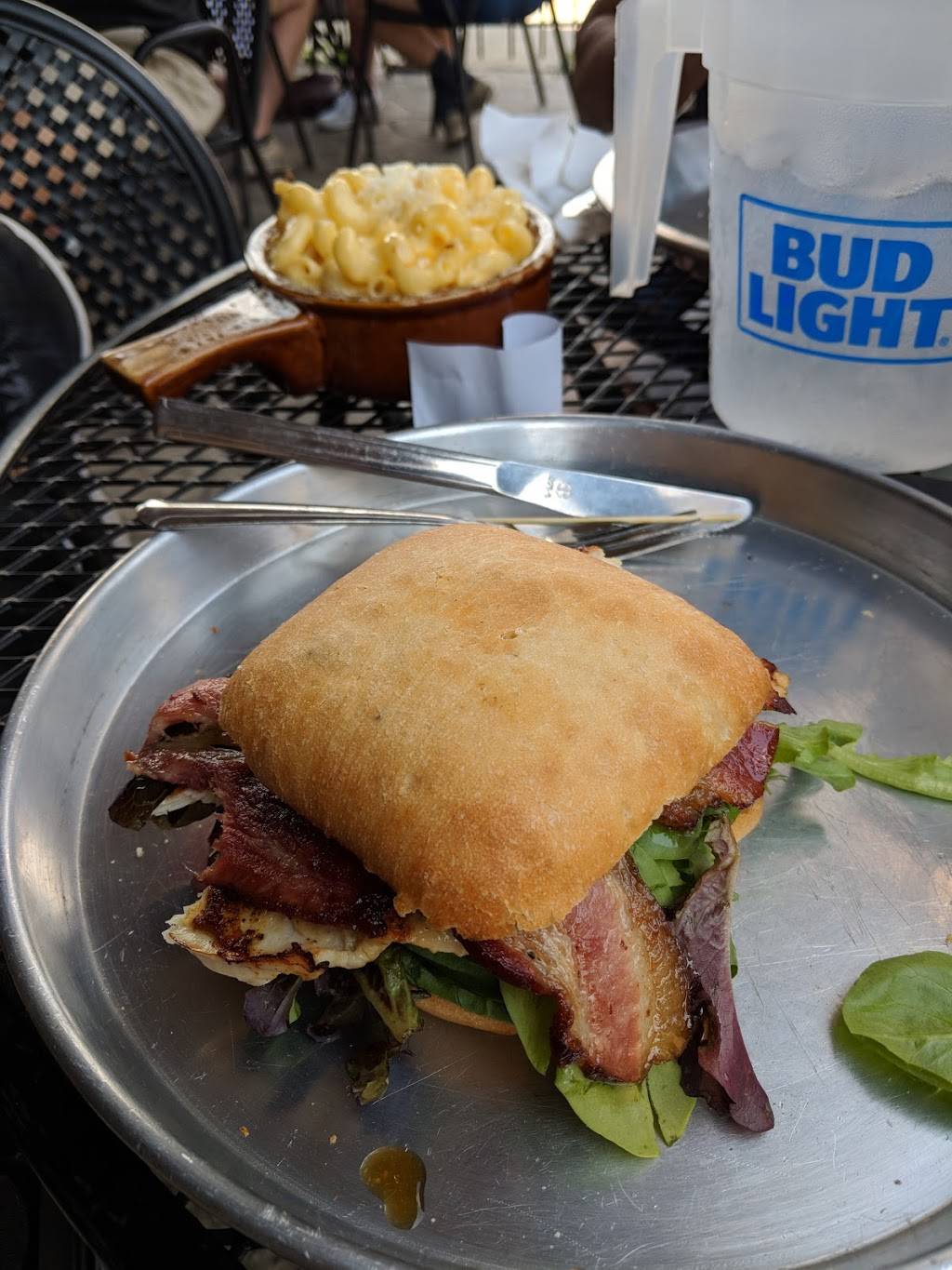 Roadhouse 66 Gas N Grill | restaurant | 3478 N Clark St, Chicago, IL 60657, USA | 8722065309 OR +1 872-206-5309