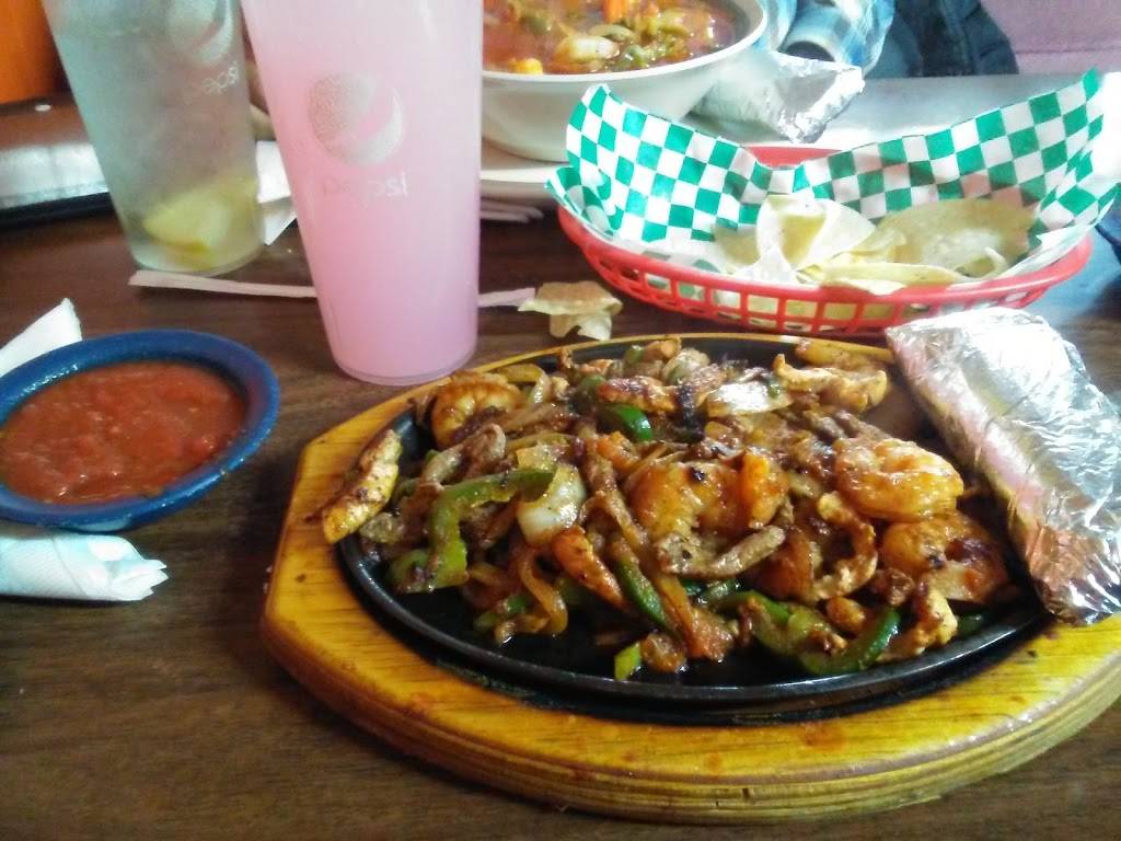 El Milagro | restaurant | 420 Pennsylvania Ave, Holton, KS 66436, USA | 7853627075 OR +1 785-362-7075