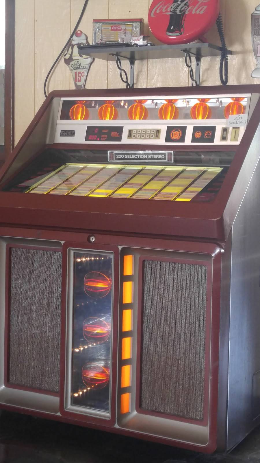 Castlegate Restaurant & Mini Golf | restaurant | 67 NJ-57, Phillipsburg, NJ 08865, USA | 9088595559 OR +1 908-859-5559