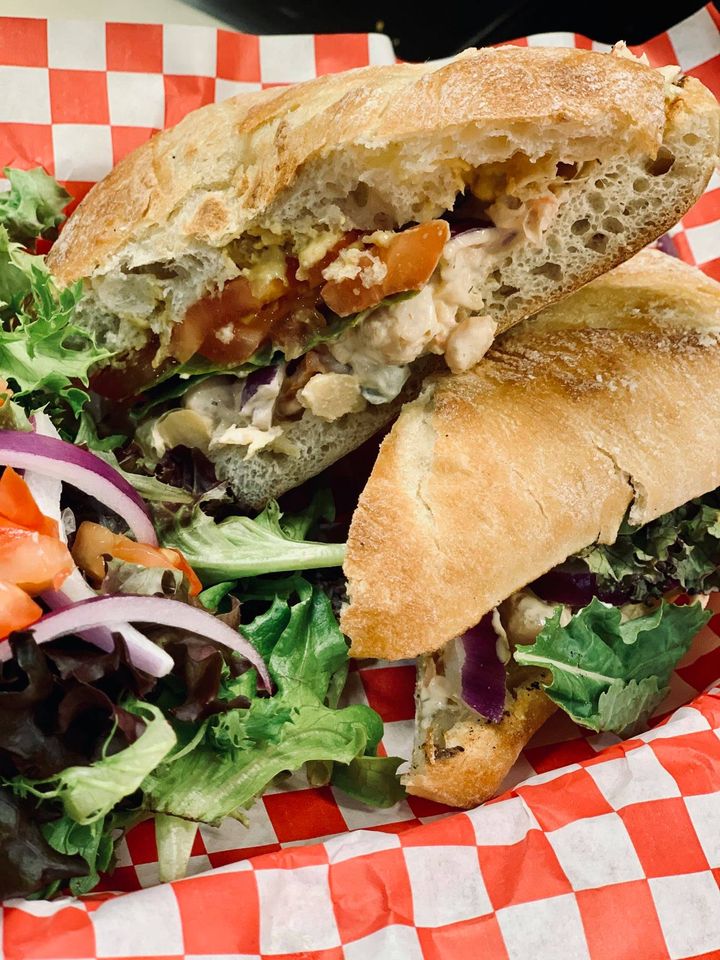 Players Sports Bar & Grill | restaurant | 219 Iowa Ave, Iowa City, IA 52240, USA | 3198002199 OR +1 319-800-2199