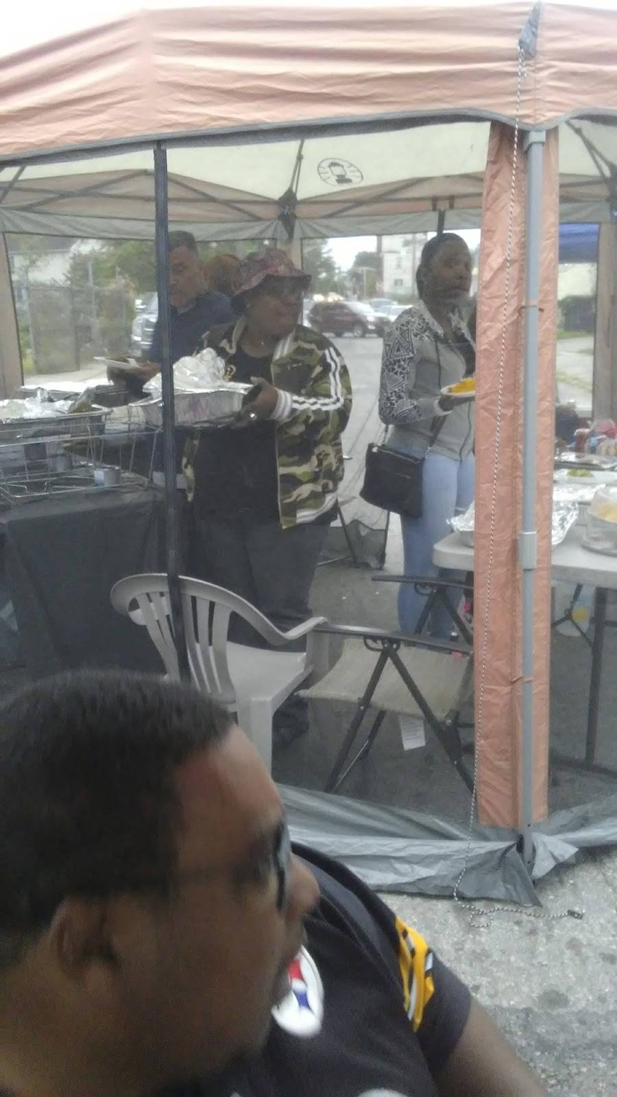 Knobbys Tavern | restaurant | 52 Holland St, Newark, NJ 07103, USA | 9738025537 OR +1 973-802-5537