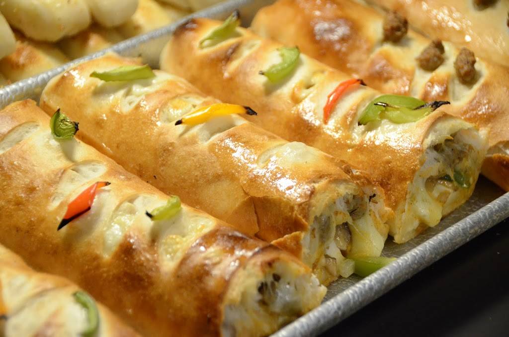 Johnnys Pizza Shop | restaurant | 2520 Golf Rd, Eau Claire, WI 54701, USA | 7155522725 OR +1 715-552-2725