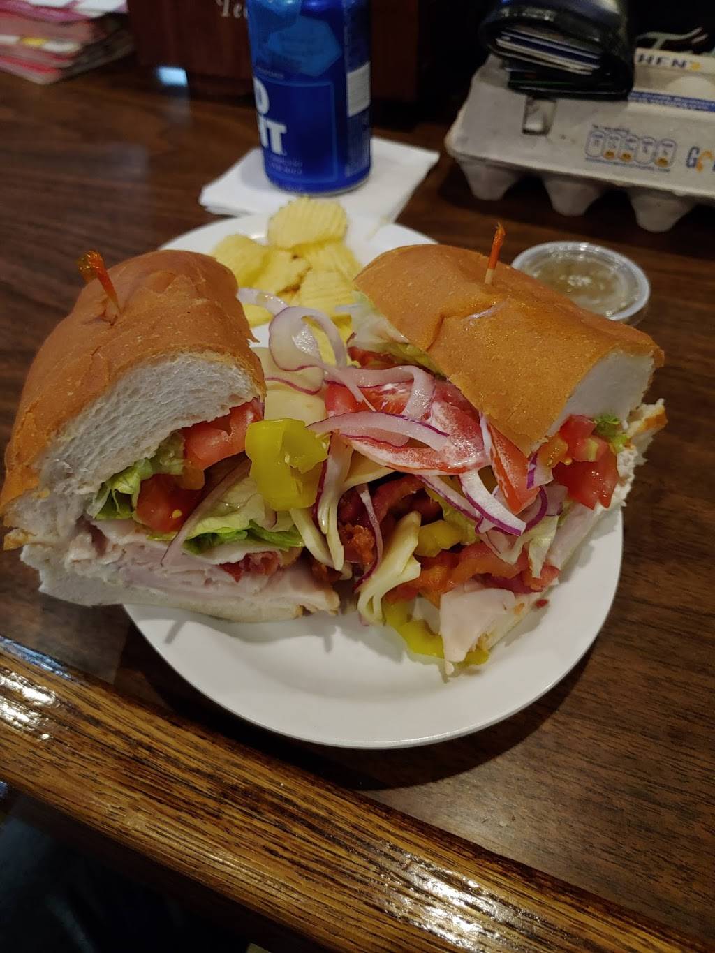 Close Quarters | restaurant | 1401 Pine St, Endicott, NY 13760, USA | 6077547408 OR +1 607-754-7408