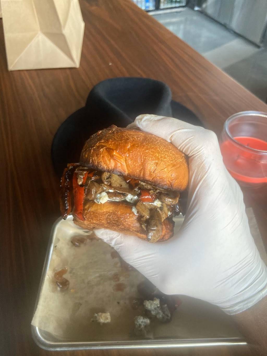 The Blues Burgers Hallandale Beach | restaurant | 801 N Federal Hwy Suite 109-110, Hallandale Beach, FL 33009, USA | 7542633294 OR +1 754-263-3294