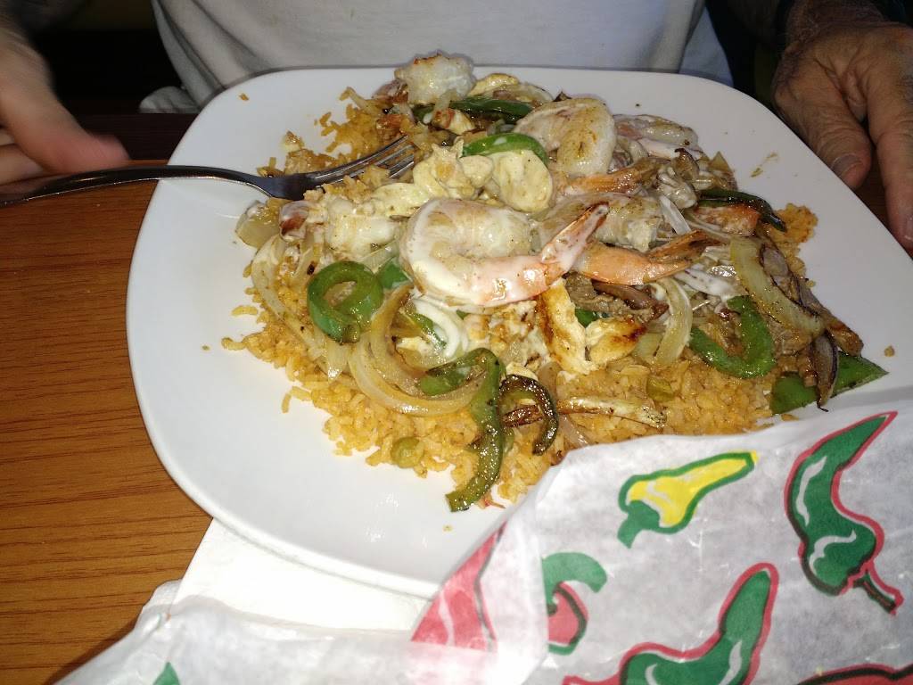 Lolas | restaurant | 3025 Old Forest Rd, Lynchburg, VA 24501, USA | 4343851600 OR +1 434-385-1600