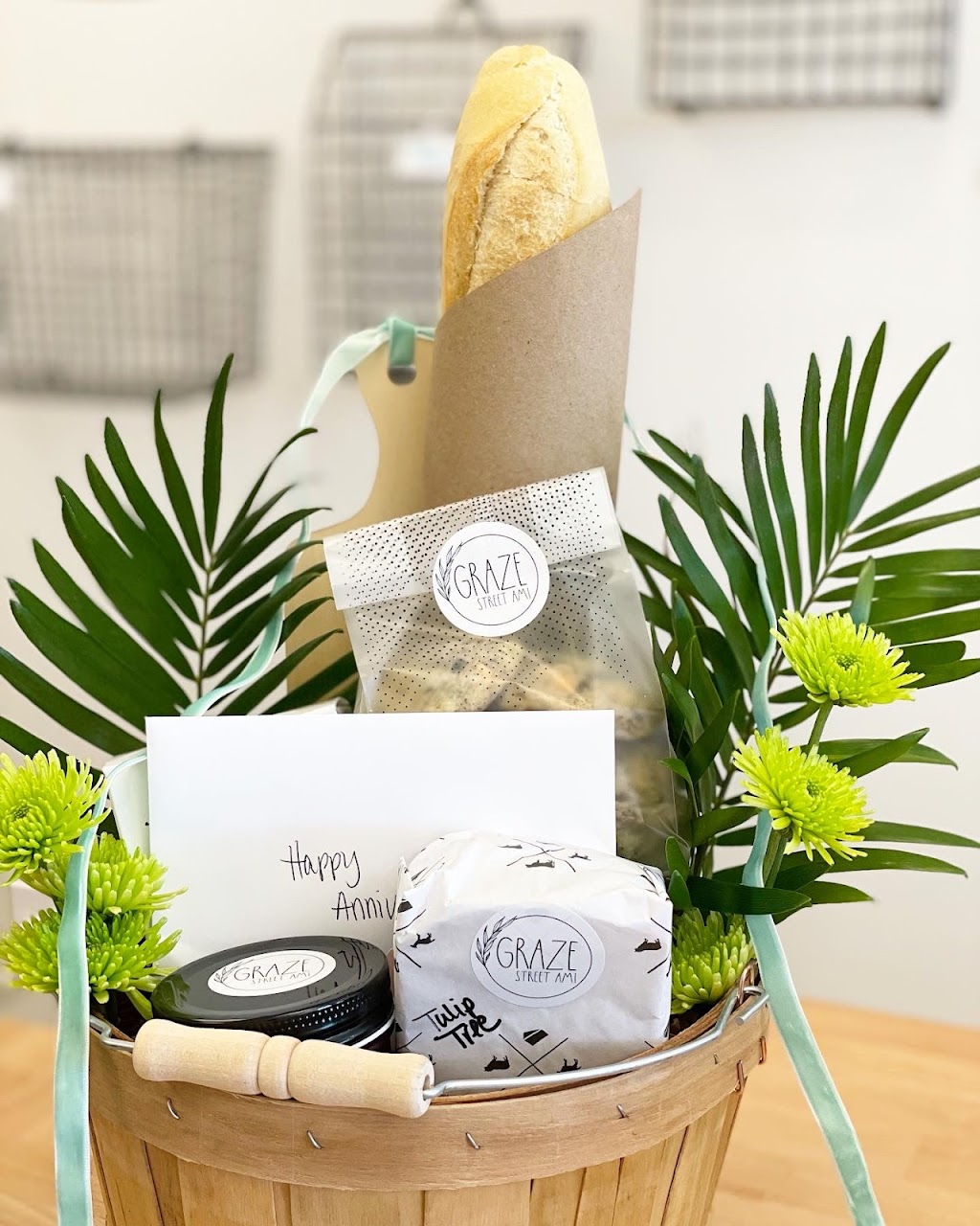 Graze Street AMI | restaurant | 3218 E Bay Dr, Holmes Beach, FL 34217, USA | 9418966320 OR +1 941-896-6320