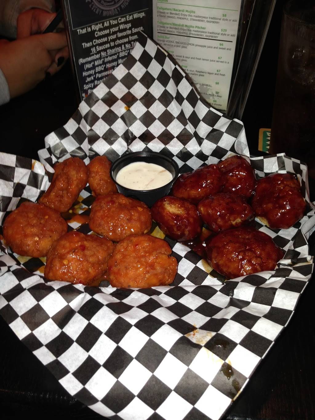 Tailgaters Sports Bar & Grill | night club | 8065 Brentwood Blvd, Brentwood, CA 94513, USA | 9255138281 OR +1 925-513-8281