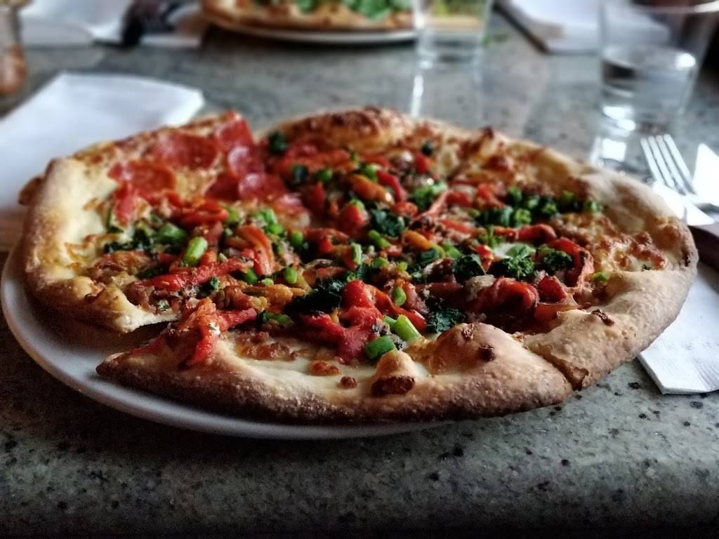 Napoli Ristorante Pizzeria | restaurant | 5485 Ferry St, Niagara Falls, ON L2G 1S3, Canada | 9053563345 OR +1 905-356-3345