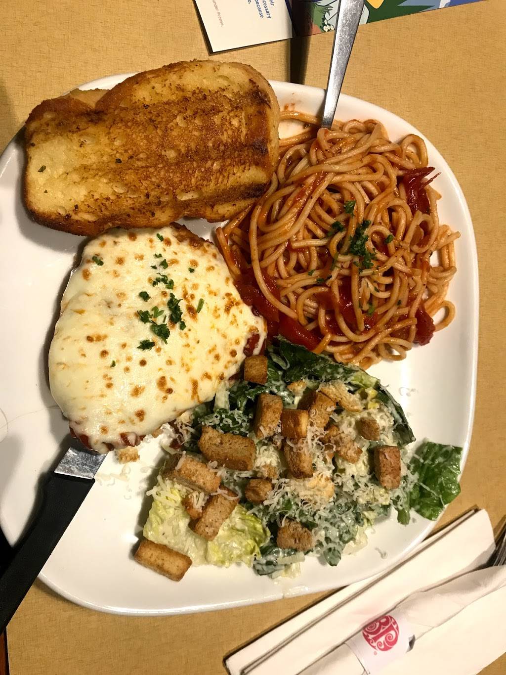 Boston Pizza | restaurant | 25 Cinemart Dr, Scarborough, ON M1B 3C3, Canada | 4162820770 OR +1 416-282-0770