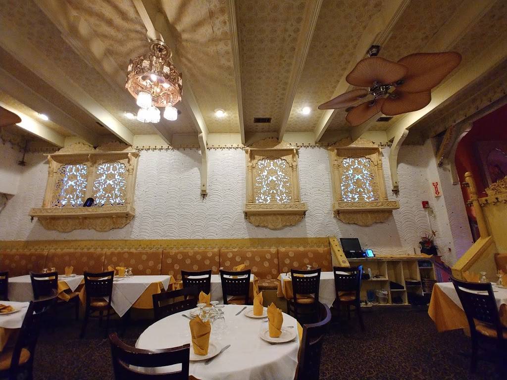 Zaroka Bar and Restaurant | restaurant | 4802, 148 York St, New Haven, CT 06511, USA | 2037768644 OR +1 203-776-8644