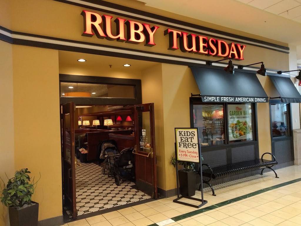 Ruby Tuesday | restaurant | 101 Lehigh Valley Mall, Whitehall, PA 18052, USA | 6102647787 OR +1 610-264-7787
