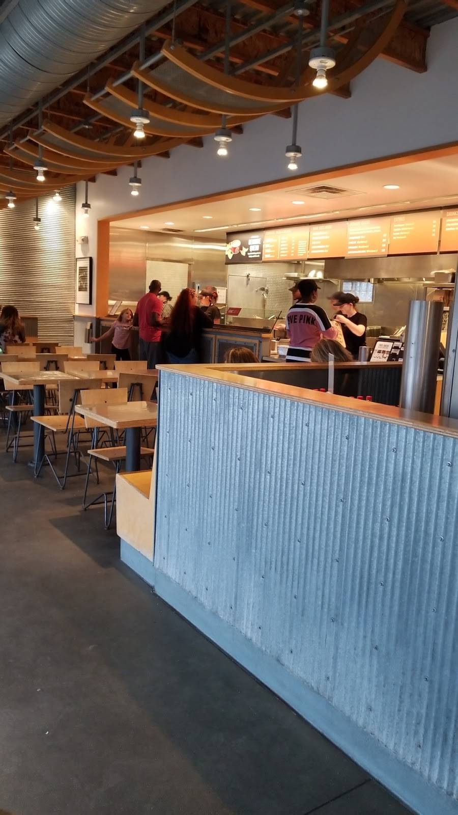 Chipotle Mexican Grill | restaurant | 5097 Dressler Rd NW, Canton, OH 44718, USA | 3304931648 OR +1 330-493-1648
