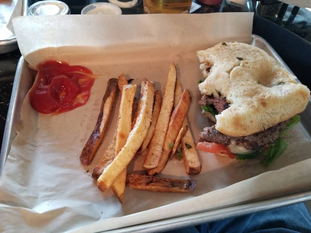 3 West Alehouse & Grill | restaurant | 7373 Honeysuckle, Temple, TX 76502, USA | 2549352004 OR +1 254-935-2004