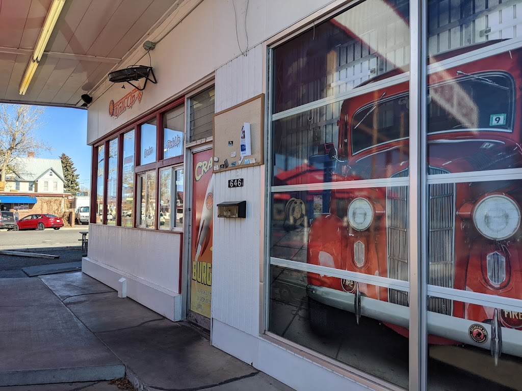 Crash Burger | restaurant | 646 E Main St, Montrose, CO 81401, USA | 9702490825 OR +1 970-249-0825
