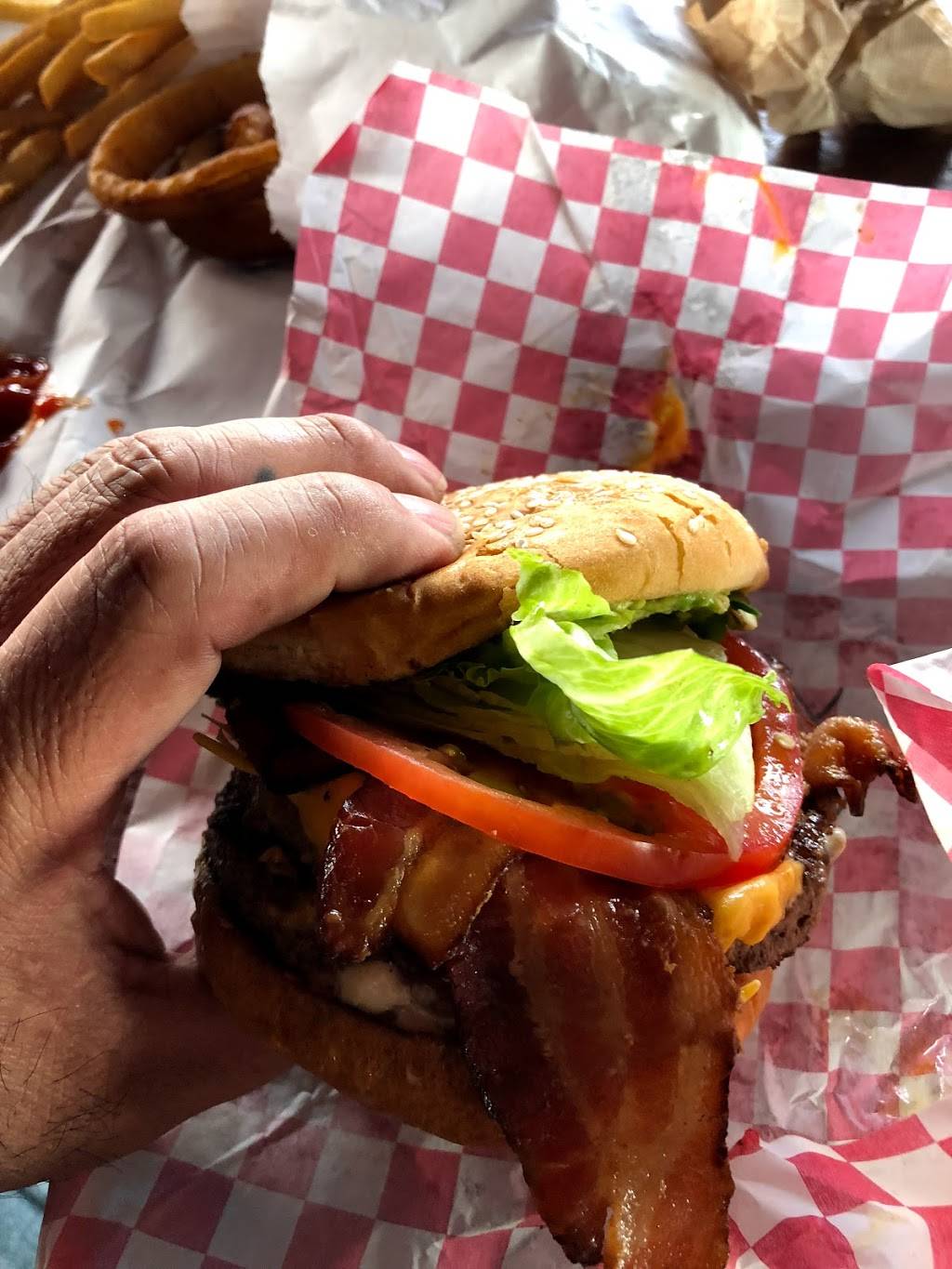 Scenic Drive-In | restaurant | 1151 Scenic Dr, Modesto, CA 95350, USA | 2095774040 OR +1 209-577-4040