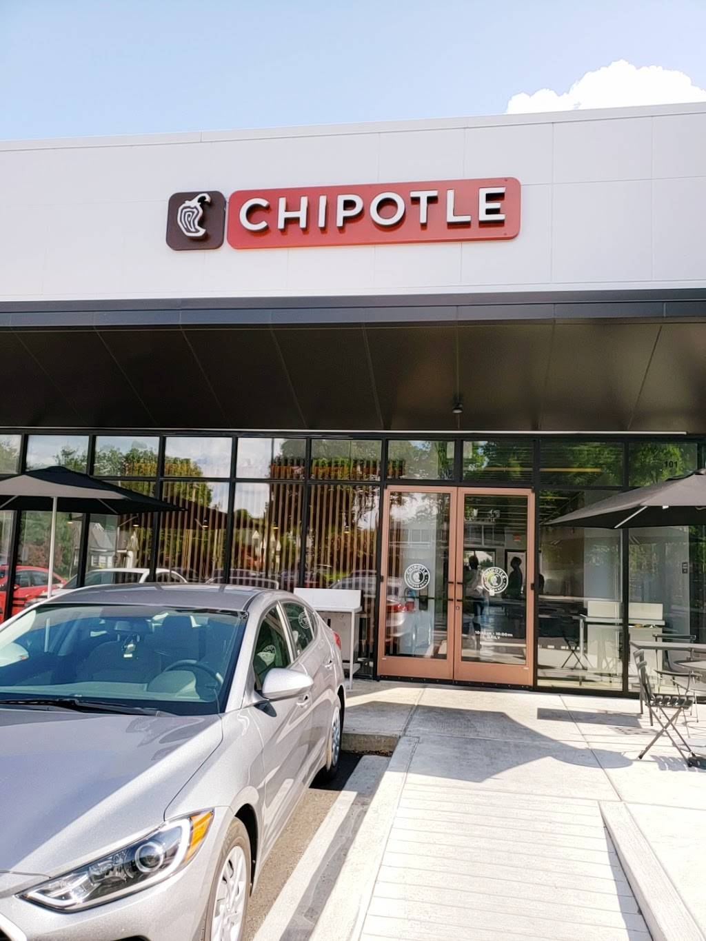 Chipotle Mexican Grill | restaurant | 2046 Union Ave #101, Memphis, TN 38104, USA | 9017292640 OR +1 901-729-2640