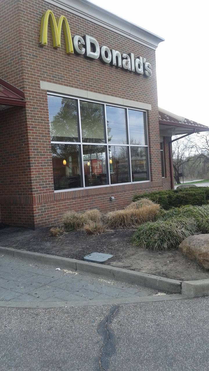 McDonalds | cafe | 6332 Broadway Ave, Cleveland, OH 44105, USA | 2164410180 OR +1 216-441-0180