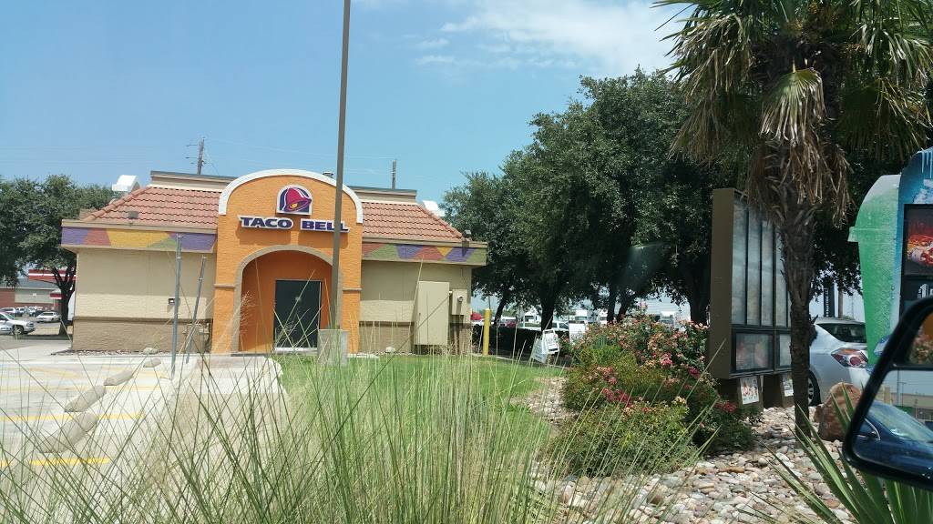 Taco Bell | meal takeaway | 2364 E Pioneer Pkwy, Arlington, TX 76010, USA | 8177940901 OR +1 817-794-0901