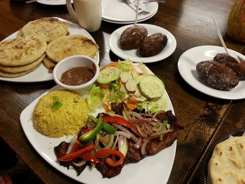 El Pupusodromo | restaurant | 2303, 12325, Veterans Memorial Dr, Houston, TX 77014, USA | 2815872800 OR +1 281-587-2800