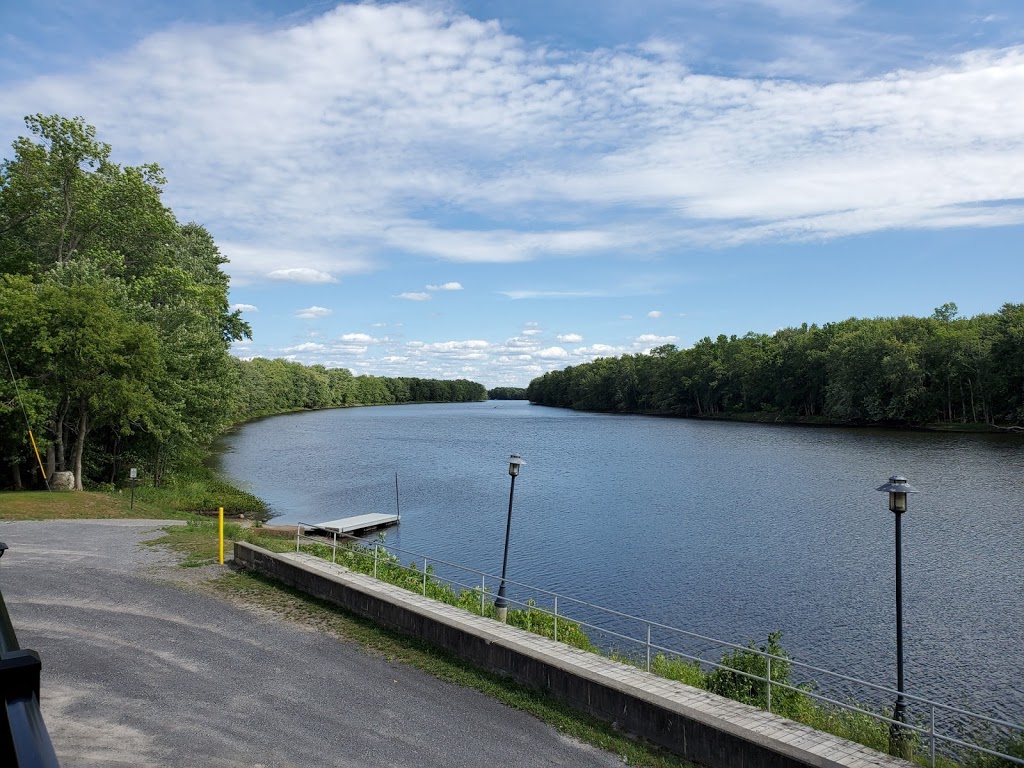 Zero Dock Street Restaurant & Bar | restaurant | 130 Canal St, Carthage, NY 13619, USA | 3155549376 OR +1 315-554-9376