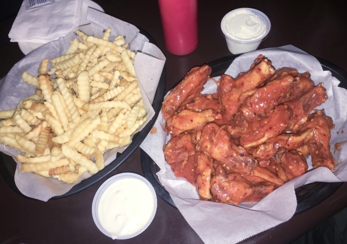 Boozies Bar & Grill | restaurant | 114 W 3rd St, Davenport, IA 52801, USA | 5633282929 OR +1 563-328-2929