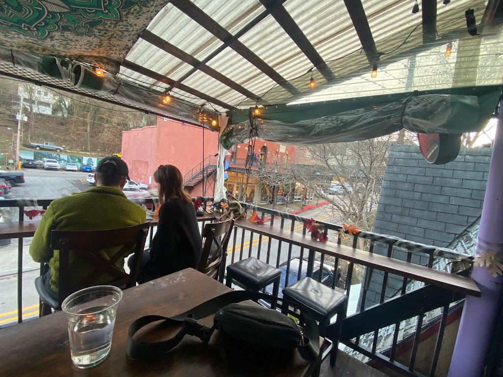 New Delhi Cafe | restaurant | 2 N Main St, Eureka Springs, AR 72632, USA | 4792532525 OR +1 479-253-2525