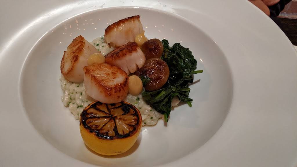 Go Fish Restaurant | restaurant | 301 S Hull St, Sinking Spring, PA 19608, USA | 6103766446 OR +1 610-376-6446