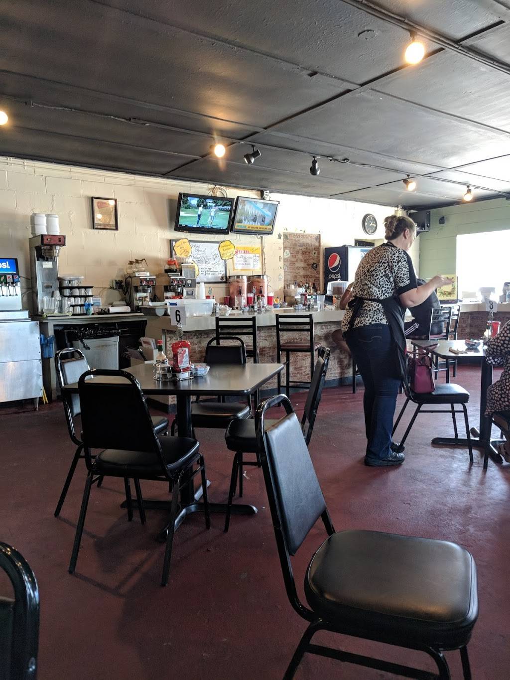 Minneola Grill | restaurant | 117 W Washington St, Minneola, FL 34715, USA | 3523942555 OR +1 352-394-2555